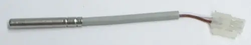 NTC-Sensor von Daikin mit einem Metallkörper und zwei Kabeln, die an einen Stecker angebracht sind. Ideal für Temperatureinsatz in Hybridsystemen.